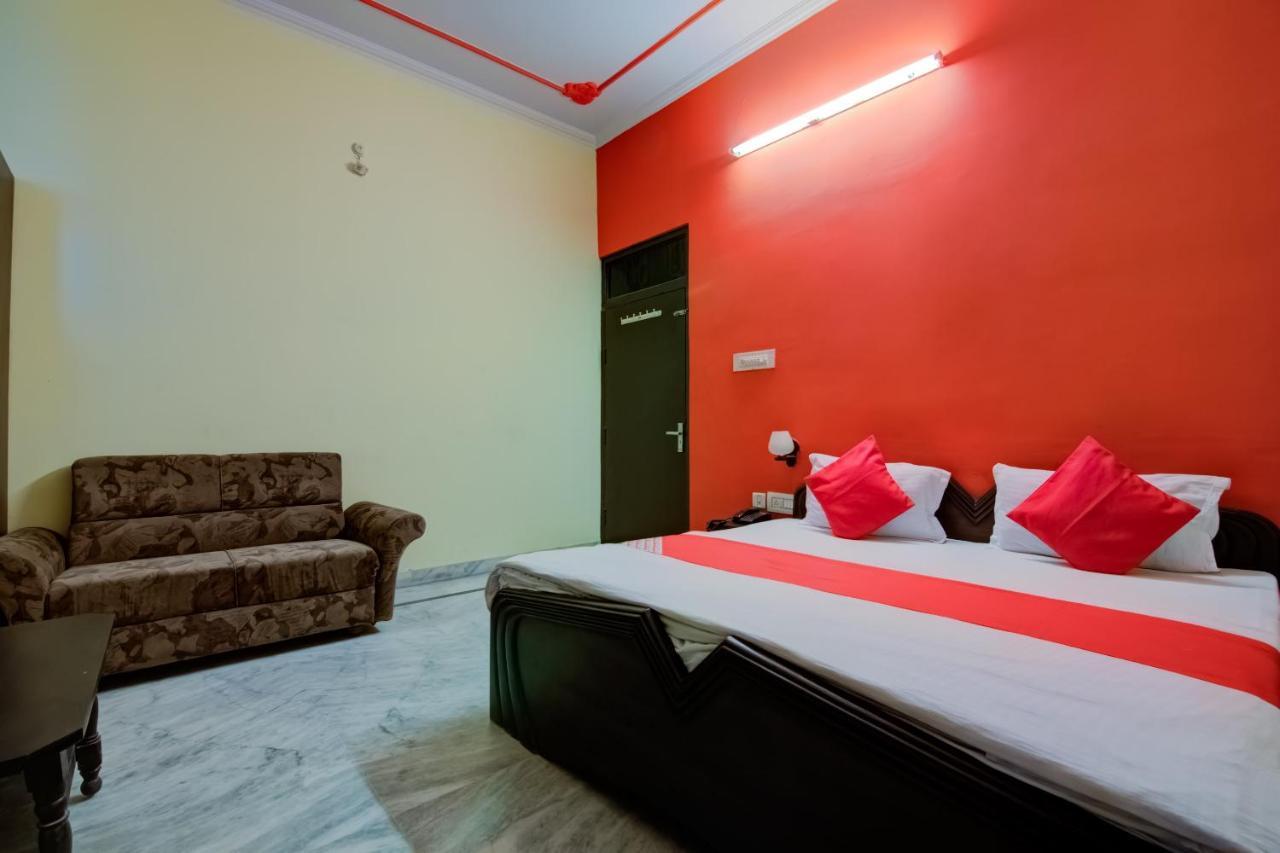 Oyo Hotel Malhotra Džajpur Exteriér fotografie