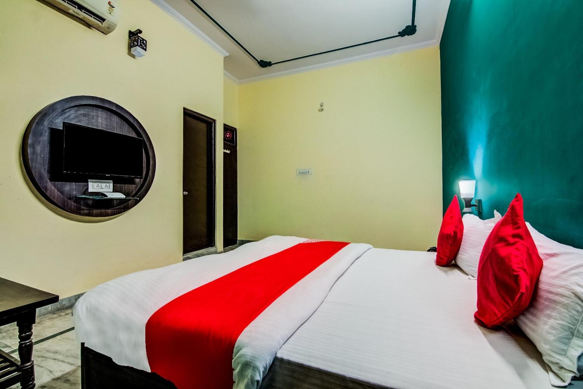 Oyo Hotel Malhotra Džajpur Exteriér fotografie